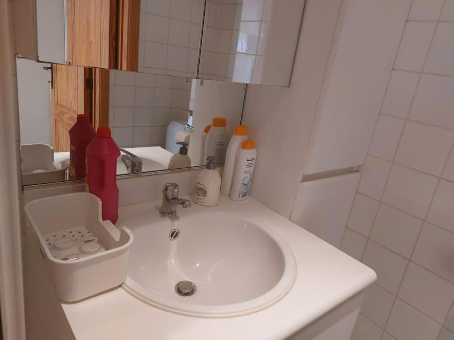 Charming 1-Bedroom Apartment Bruksela Zewnętrze zdjęcie