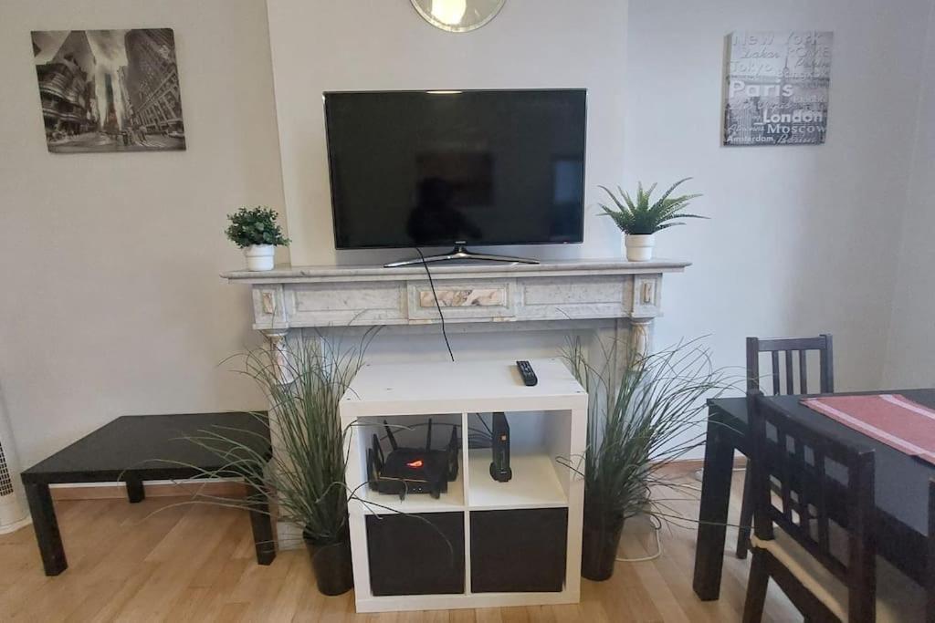 Charming 1-Bedroom Apartment Bruksela Zewnętrze zdjęcie