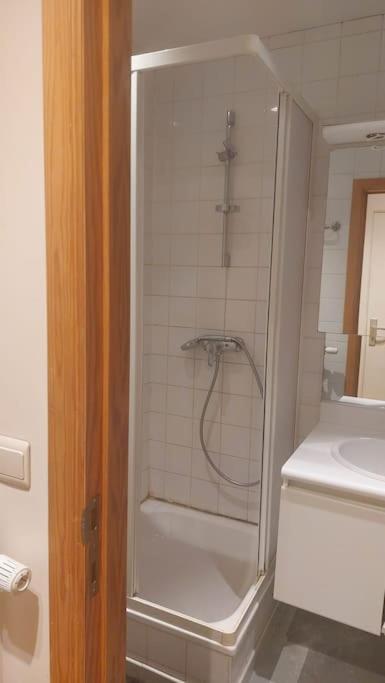 Charming 1-Bedroom Apartment Bruksela Zewnętrze zdjęcie